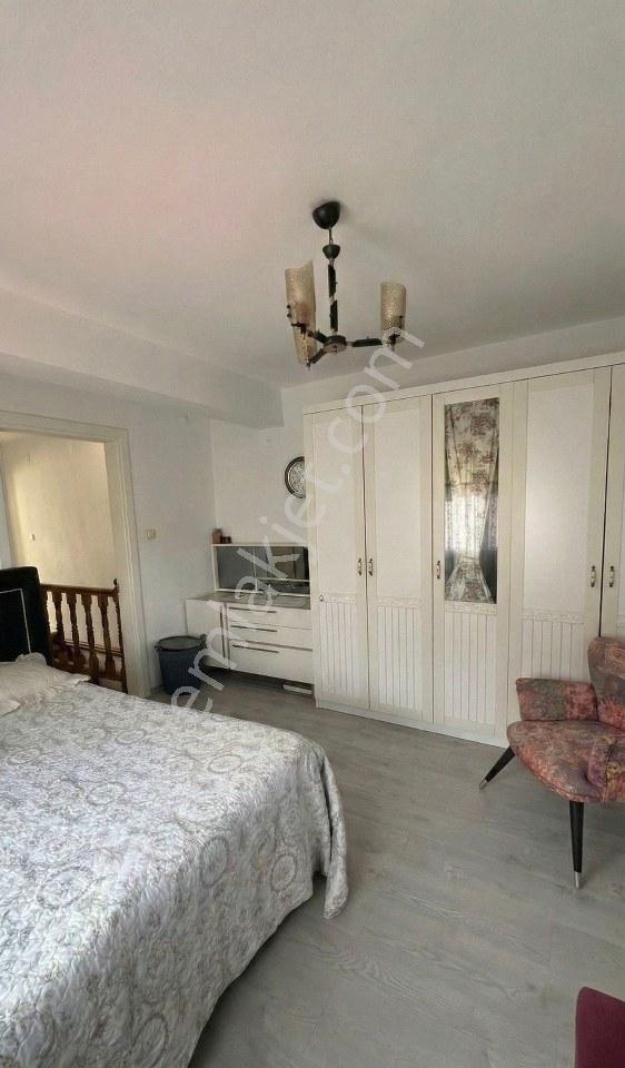 İzmir Çeşme Alaçatı Merkezde Eşyalı Kiralık Dubleks Villa Ev - Görsel 24