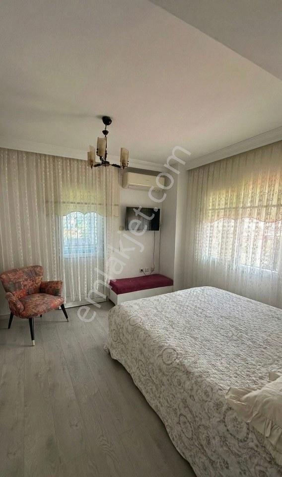 İzmir Çeşme Alaçatı Merkezde Eşyalı Kiralık Dubleks Villa Ev - Görsel 9