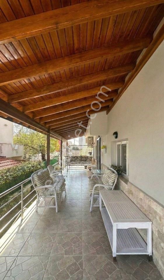 İzmir Çeşme Alaçatı Merkezde Eşyalı Kiralık Dubleks Villa Ev - Görsel 23
