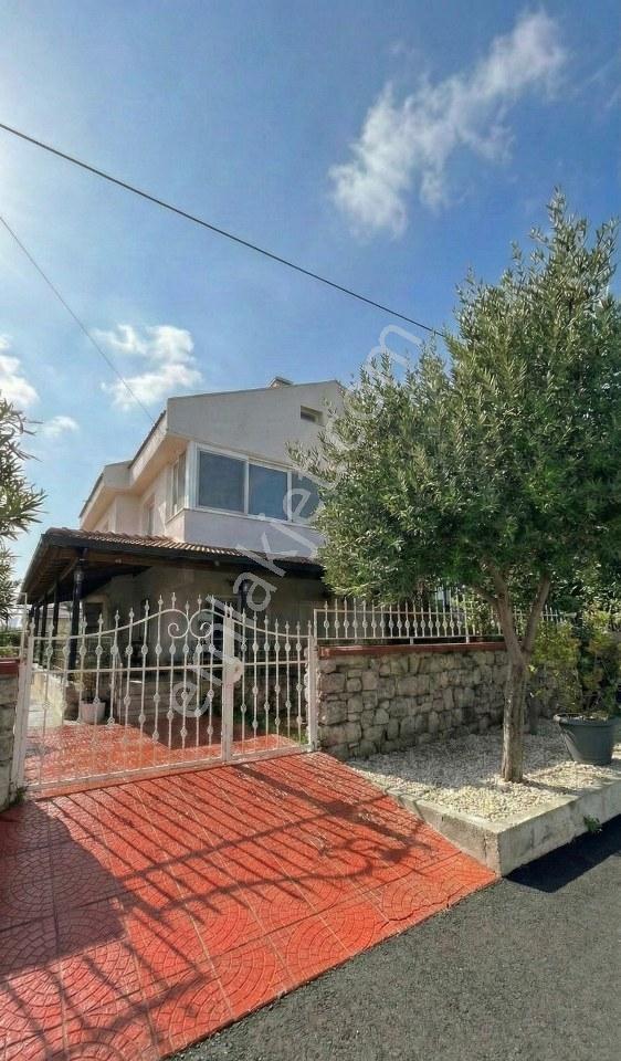 İzmir Çeşme Alaçatı Merkezde Eşyalı Kiralık Dubleks Villa Ev - Görsel 26