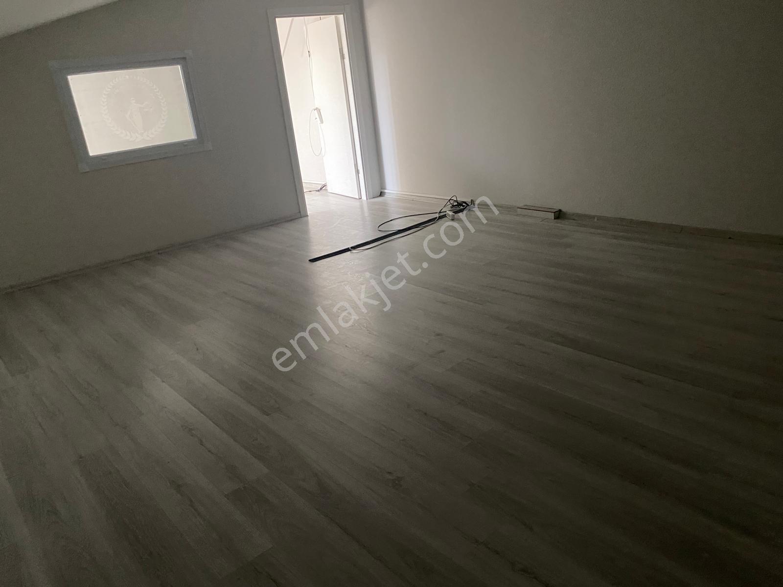 Gop Meydanda 160m Asansörlü 2 Katlı İş Yeri Ofis Katı - Görsel 4