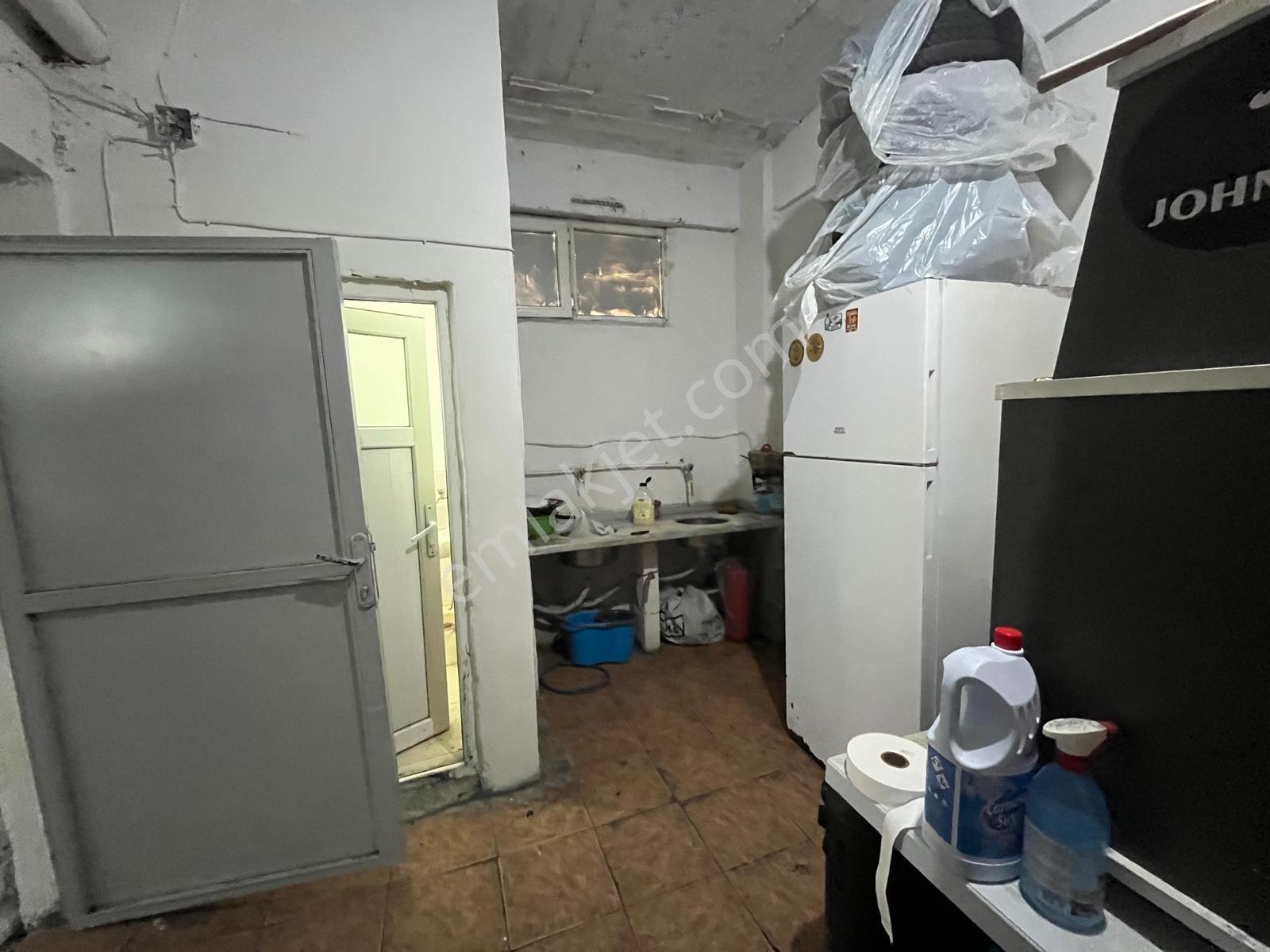 Esenler Fatih Mahallesi'nde Kiralık 200 M² Dükkan - Görsel 4