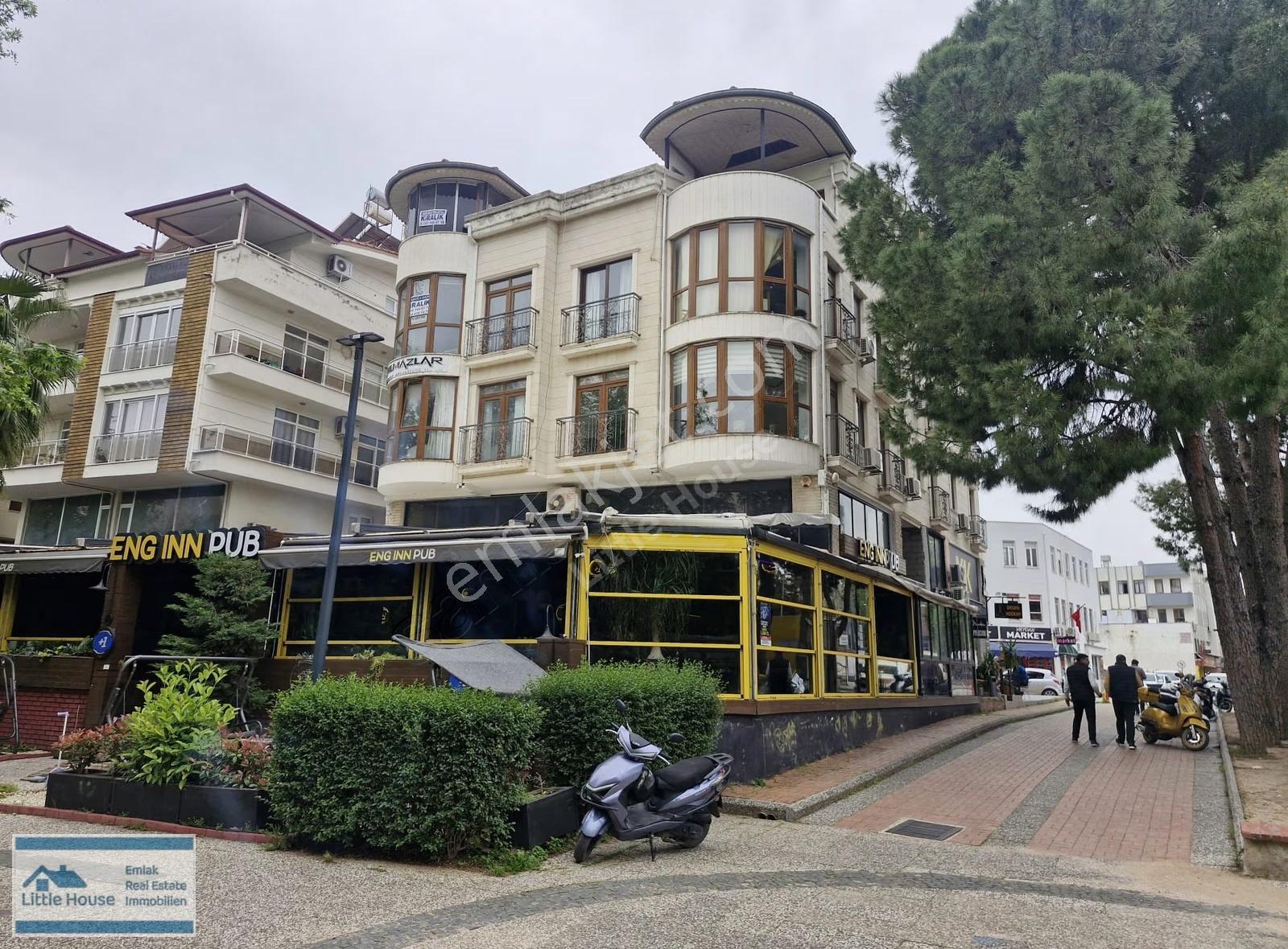 Cumhuriyet Meydanın Da Irmağa Cephe Kiralık Prestijli Ofis-büro - Görsel 2