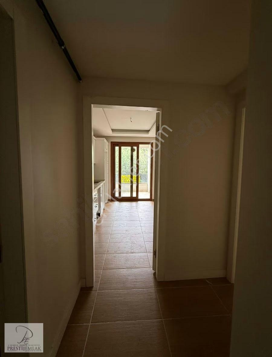 Tire Prestijden Cumhuriyet Meydanında Ptt Karşısı Kiralık Daire - Görsel 2