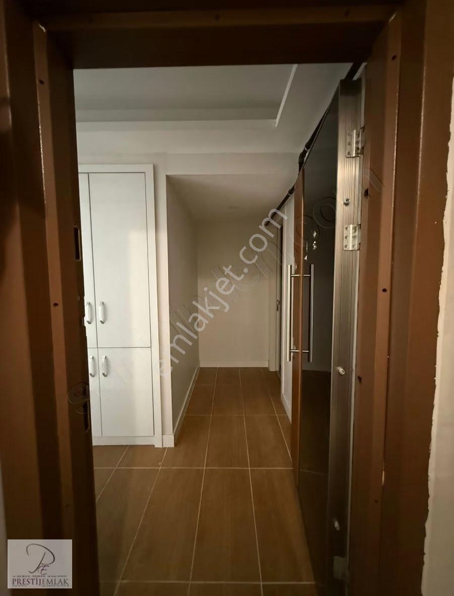 Tire Prestijden Cumhuriyet Meydanında Ptt Karşısı Kiralık Daire - Görsel 4