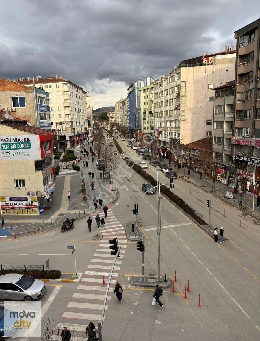 Gazi Caddesinde, Şehrin Merkezinde Eşyalı Kiralık Ofis - Görsel 10