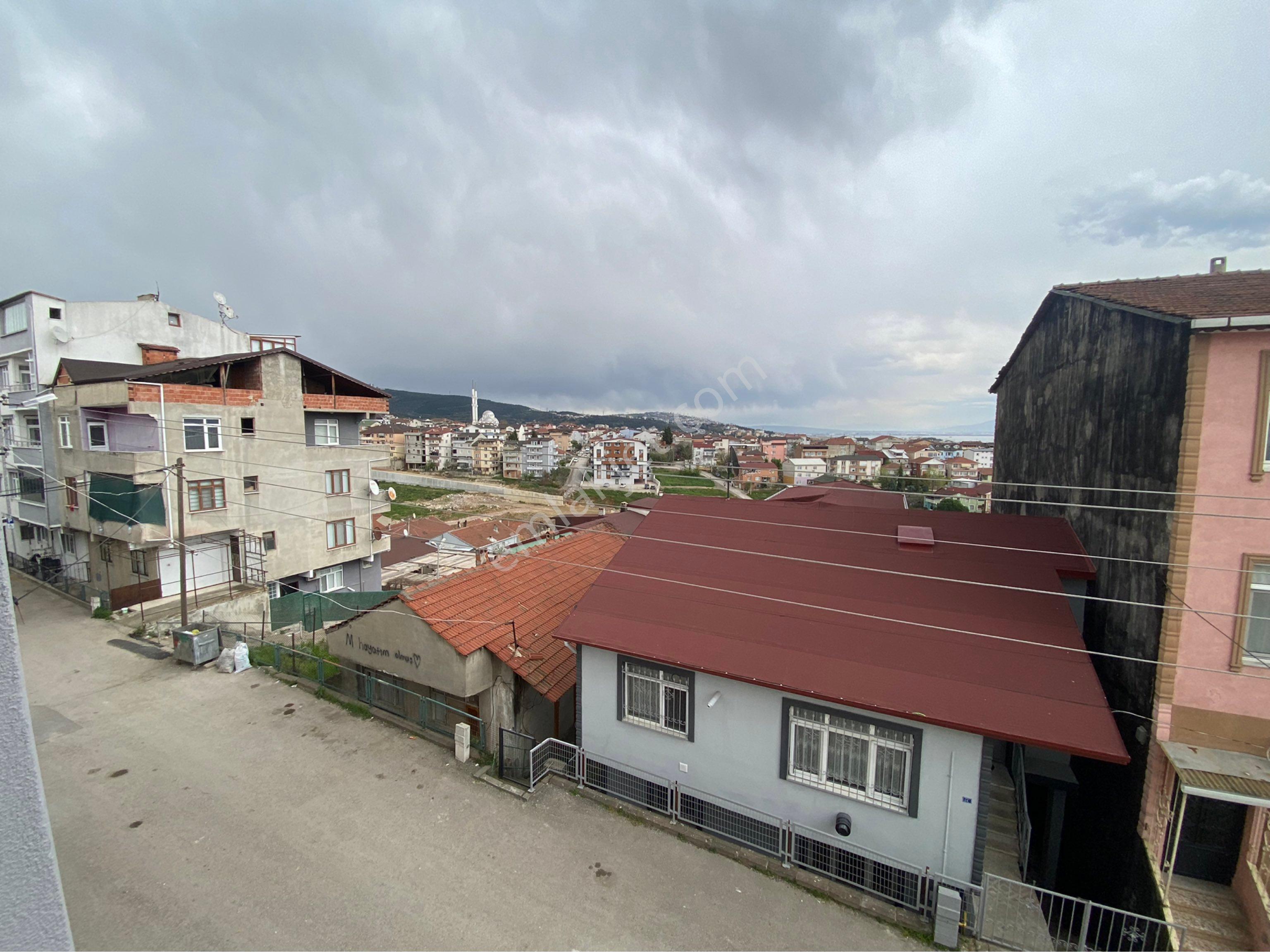 Derince Esentepe'de 3+1 Ara Kat Satılık Sobalı Daire! - Görsel 4