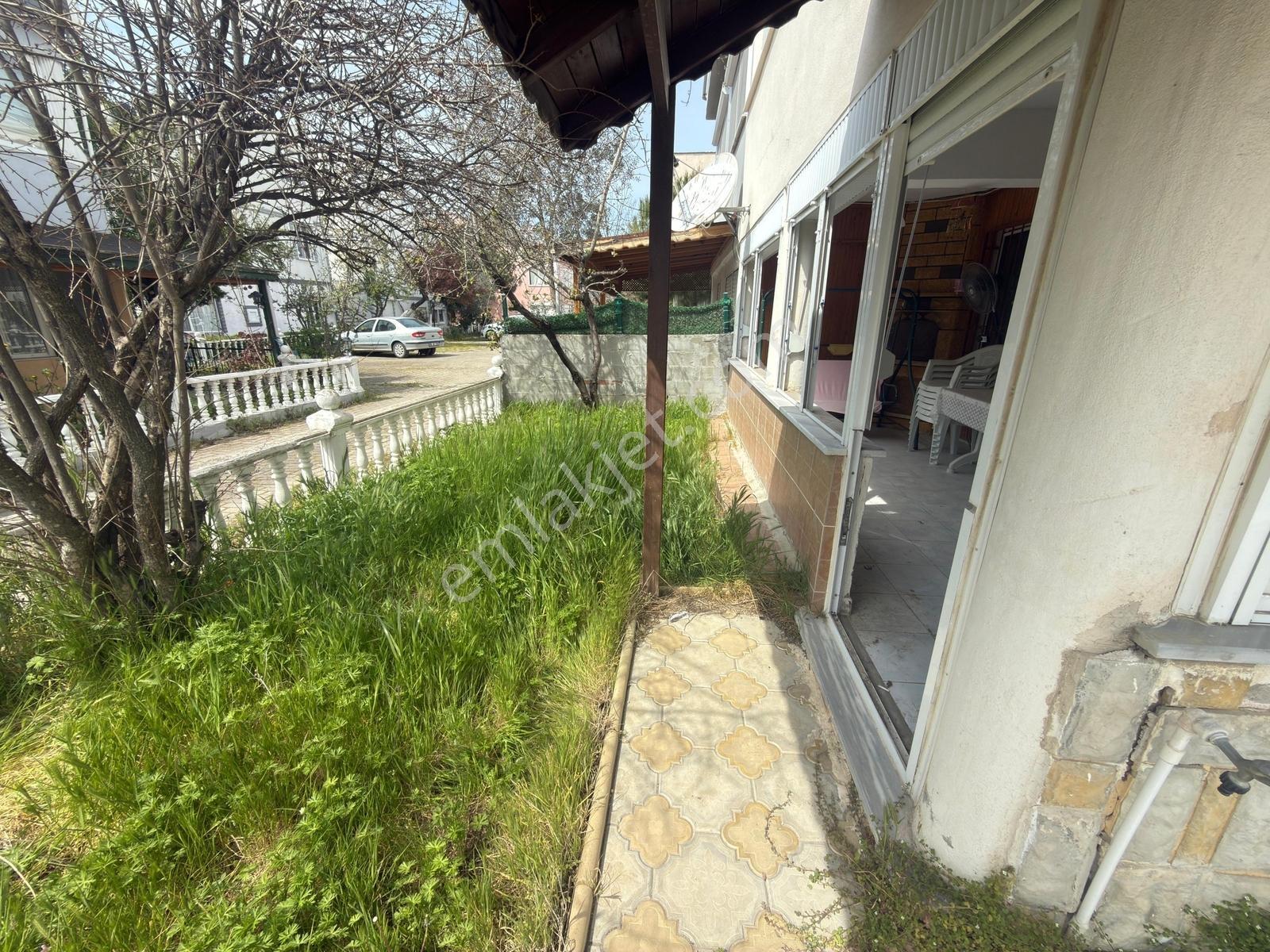 Yeniçiftlik'te Havuzlu Site İçinde 1+1 Bahçeli Daire - Görsel 7