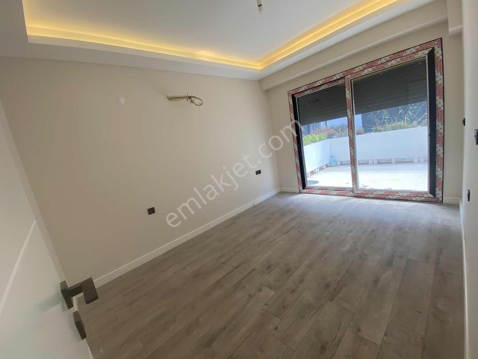Çarşı Merkezde Ara Kat Asansörlü 1+1 Satılık Daire - Görsel 15
