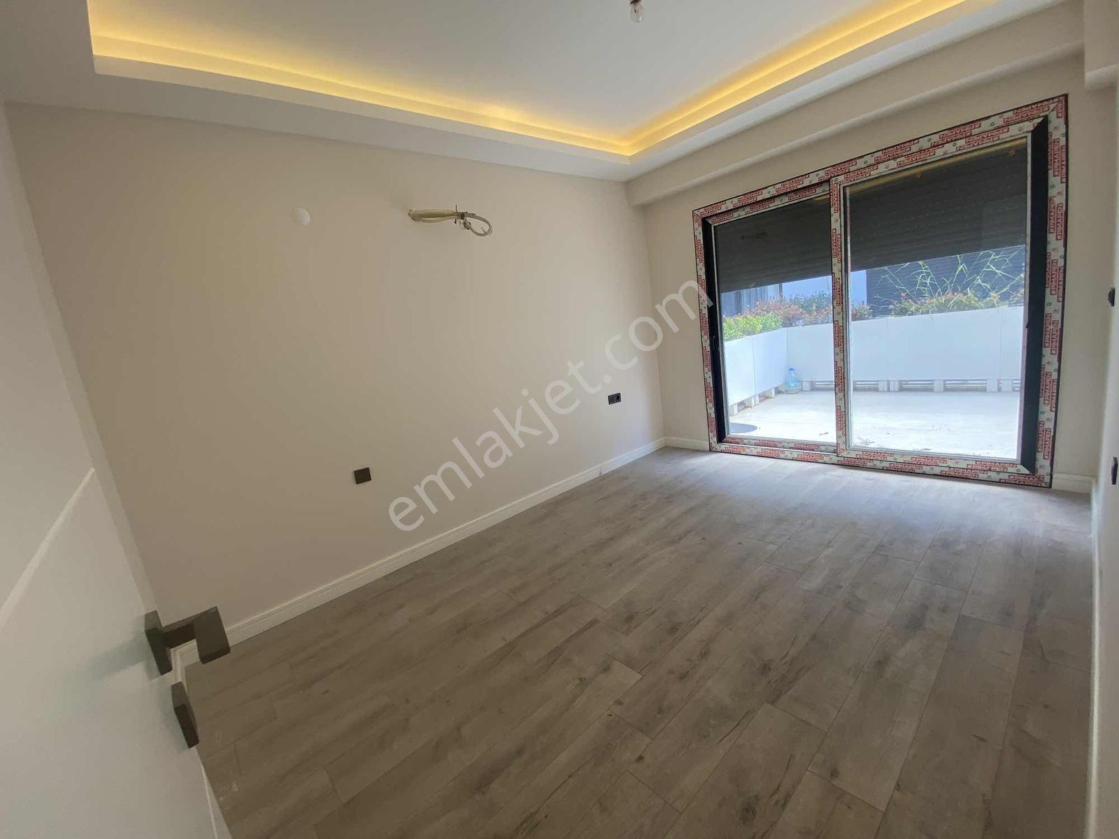 Çarşı Merkezde Ara Kat Asansörlü 1+1 Satılık Daire - Görsel 14