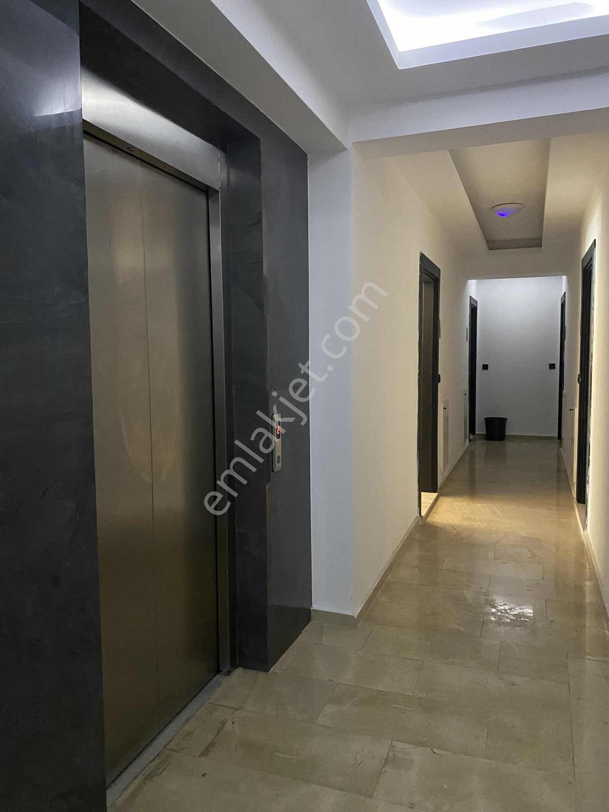Çarşı Merkezde Ara Kat Asansörlü 1+1 Satılık Daire - Görsel 10