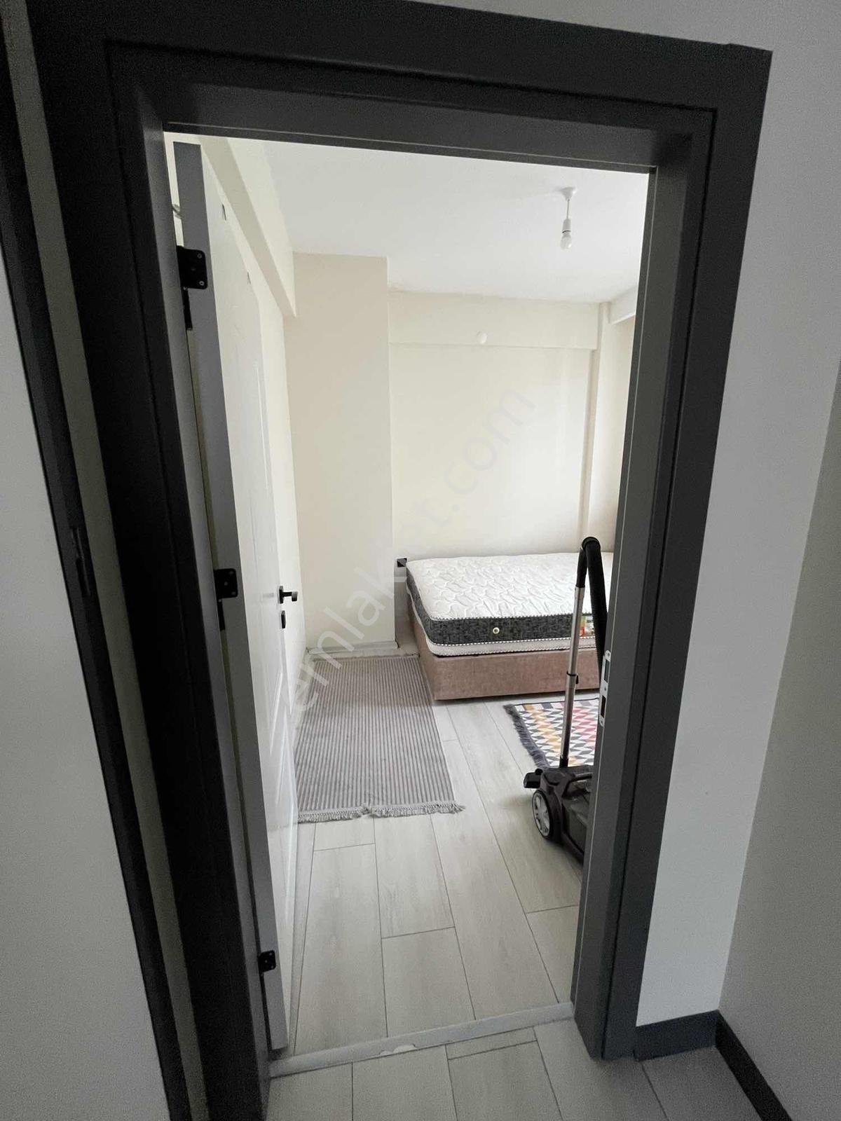 Esenevlerde Tramvaya 300m Eşyalı Kiralık 1+1 Daire - Görsel 9