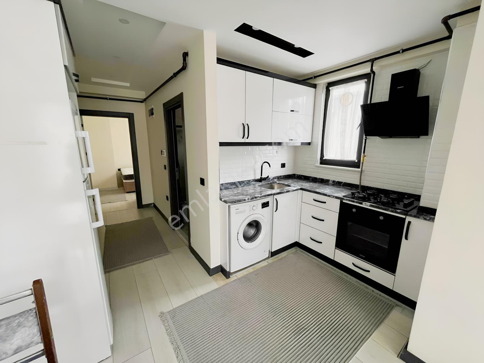 Esenevlerde Tramvaya 300m Eşyalı Kiralık 1+1 Daire - Görsel 24