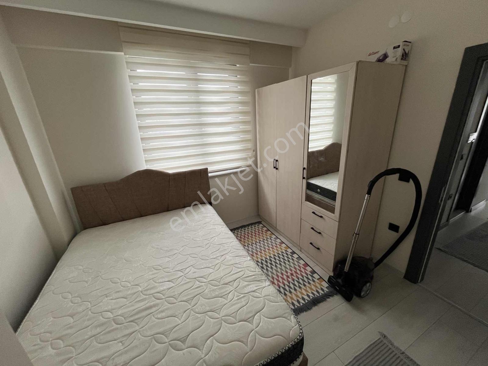 Esenevlerde Tramvaya 300m Eşyalı Kiralık 1+1 Daire - Görsel 32