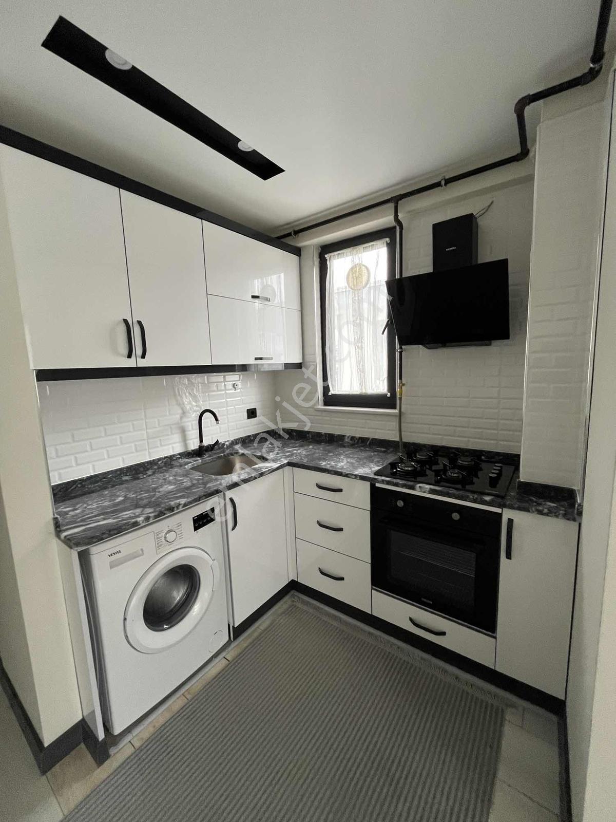 Esenevlerde Tramvaya 300m Eşyalı Kiralık 1+1 Daire - Görsel 15