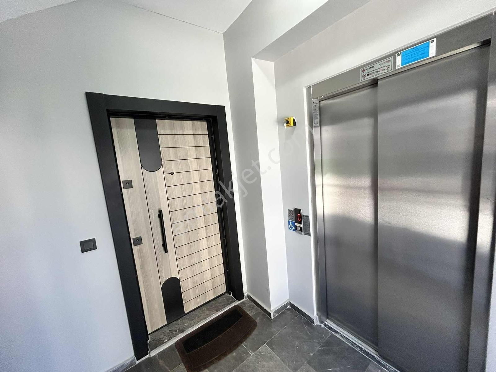 Serdivan | Yeni Bina | Eşyalı | Kiracısız | 2+1 Daire - Görsel 5