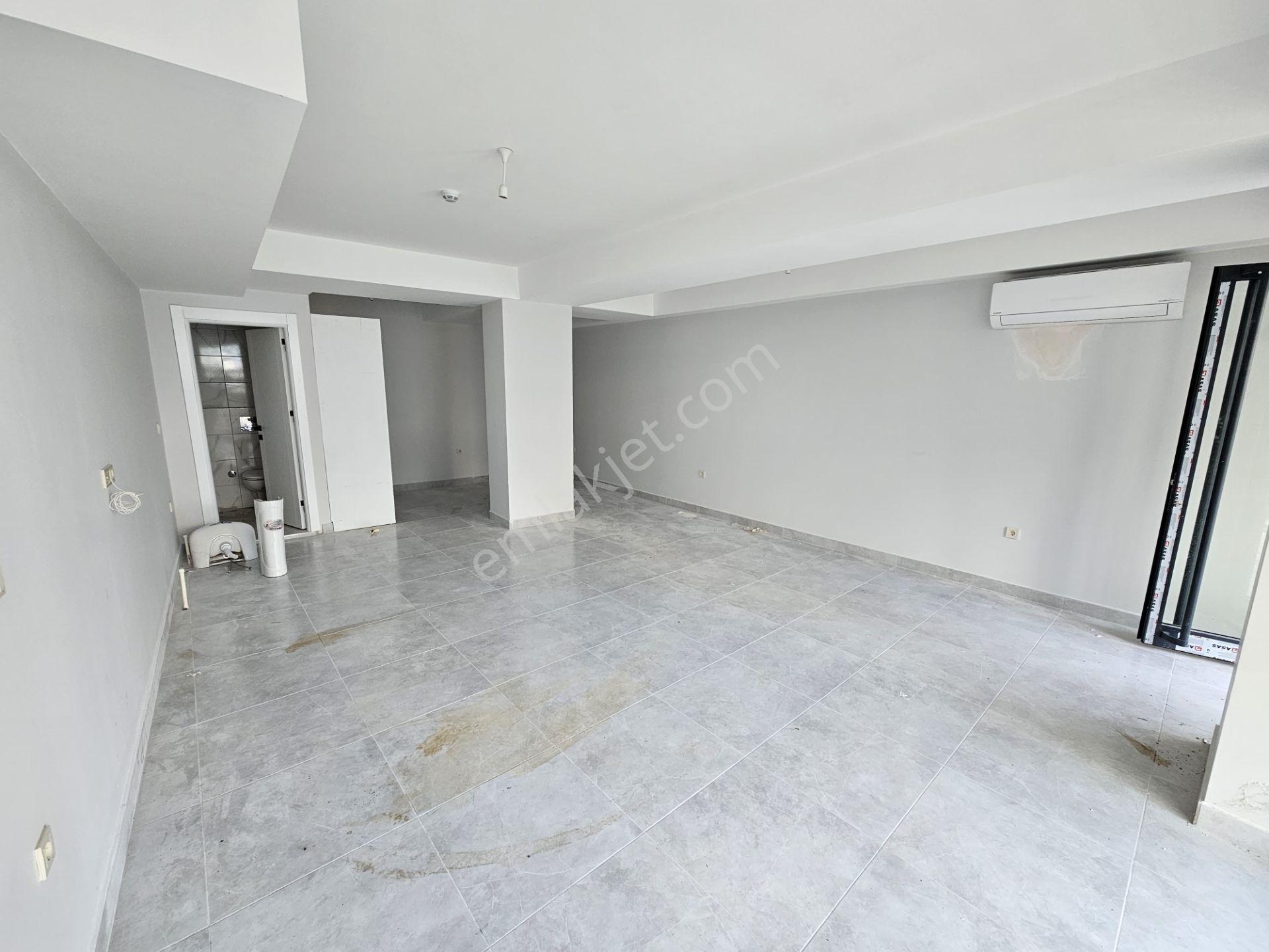 Küçükyalı Mektep Cd Cepheli 34m2 Ön Kullanımlı 60m2 Kiralık Dükkan - Görsel 3
