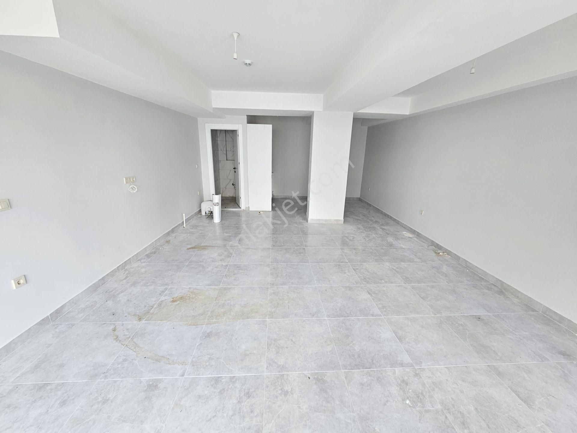 Küçükyalı Mektep Cd Cepheli 34m2 Ön Kullanımlı 60m2 Kiralık Dükkan - Görsel 2