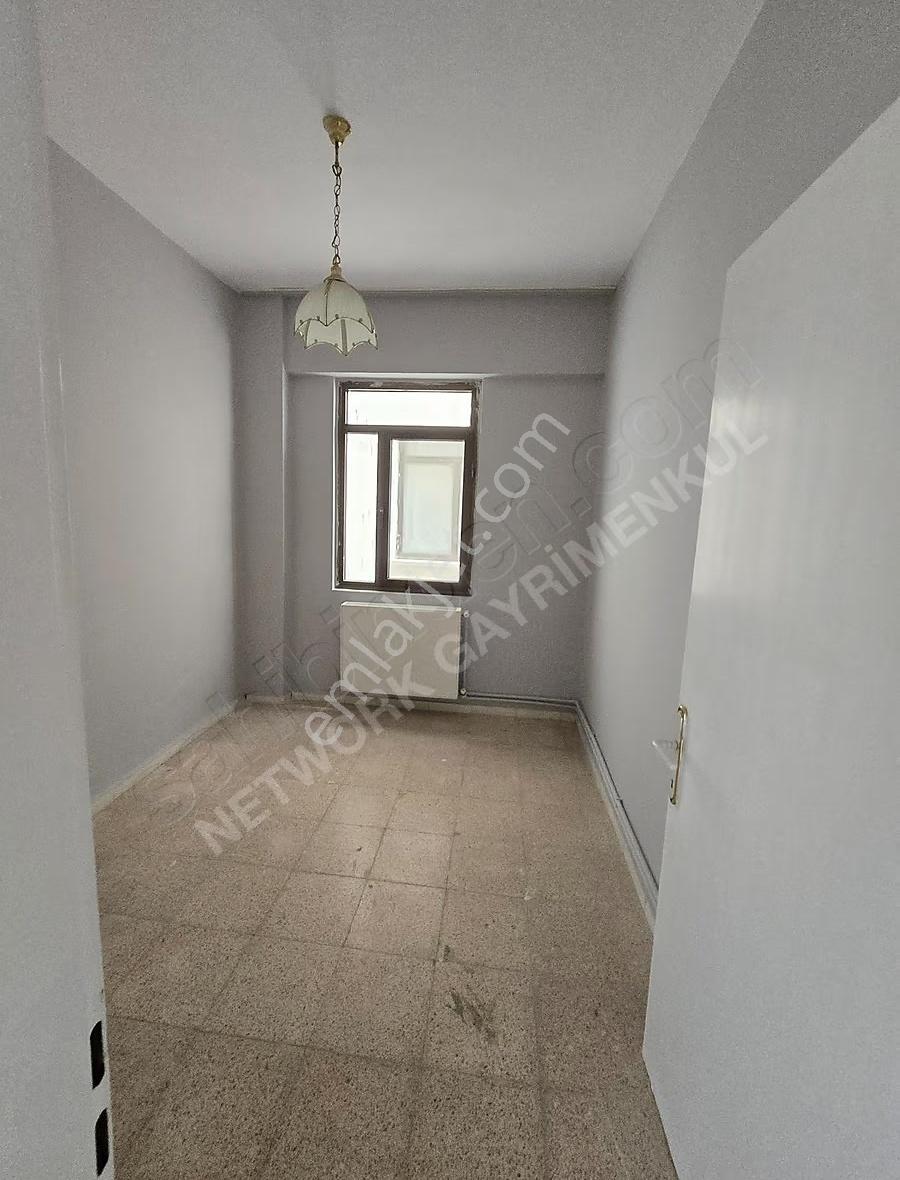 3+1 Satılık Doğalgazlı Ferah Daire - Görsel 11