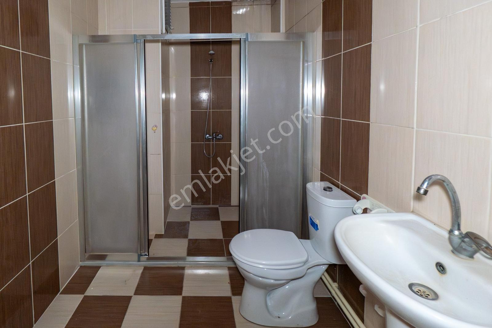 Bağlarbaşı Müstakil 3 Katlı 2+1 Komple Satılık Bina - Görsel 30