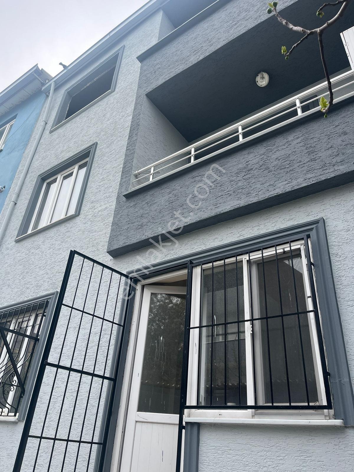 Bağlarbaşı Müstakil 3 Katlı 2+1 Komple Satılık Bina - Görsel 9