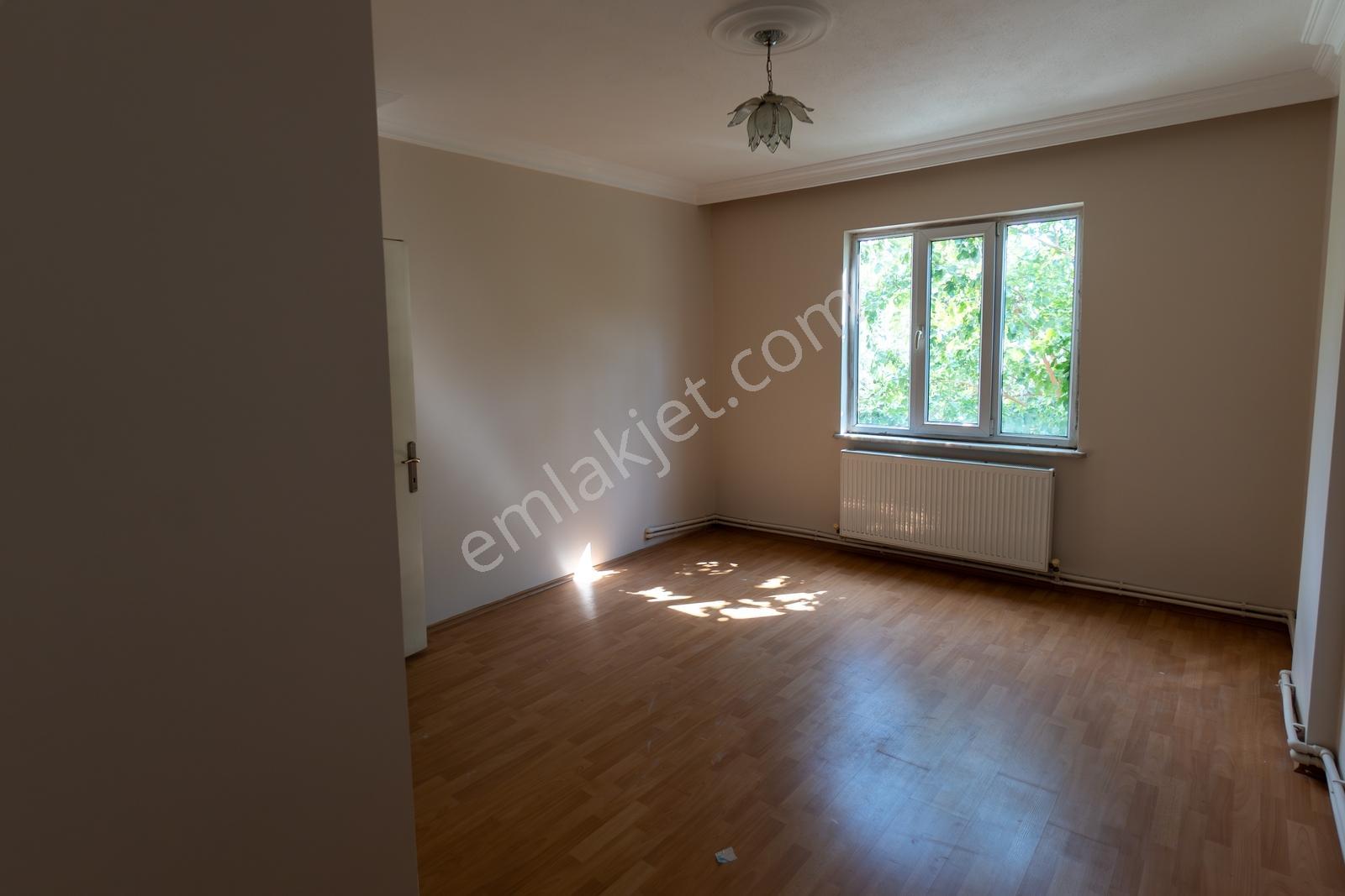 Bağlarbaşı Müstakil 3 Katlı 2+1 Komple Satılık Bina - Görsel 23