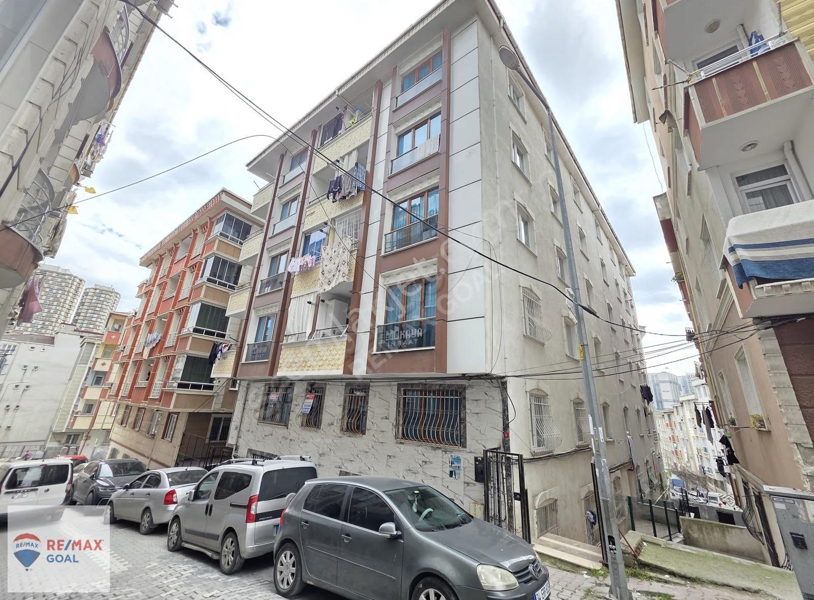 Remax Şirvan'dan Esenyurt'ta Ara Kat Satılık 2+1 Daire - Görsel 35