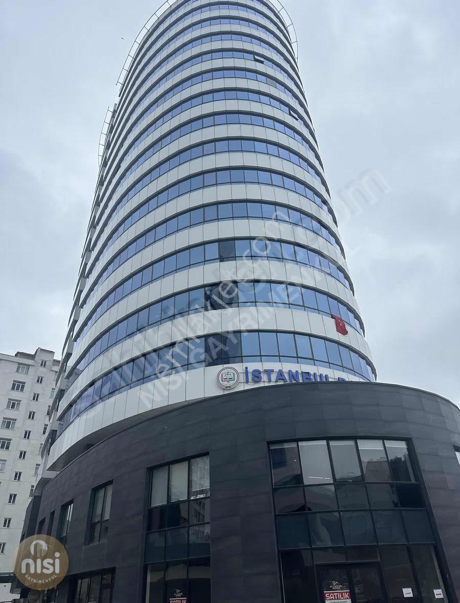 Kartal'da Kiralık 1+1 Ofis: 68m², Merkezi Konum, Otoparklı
