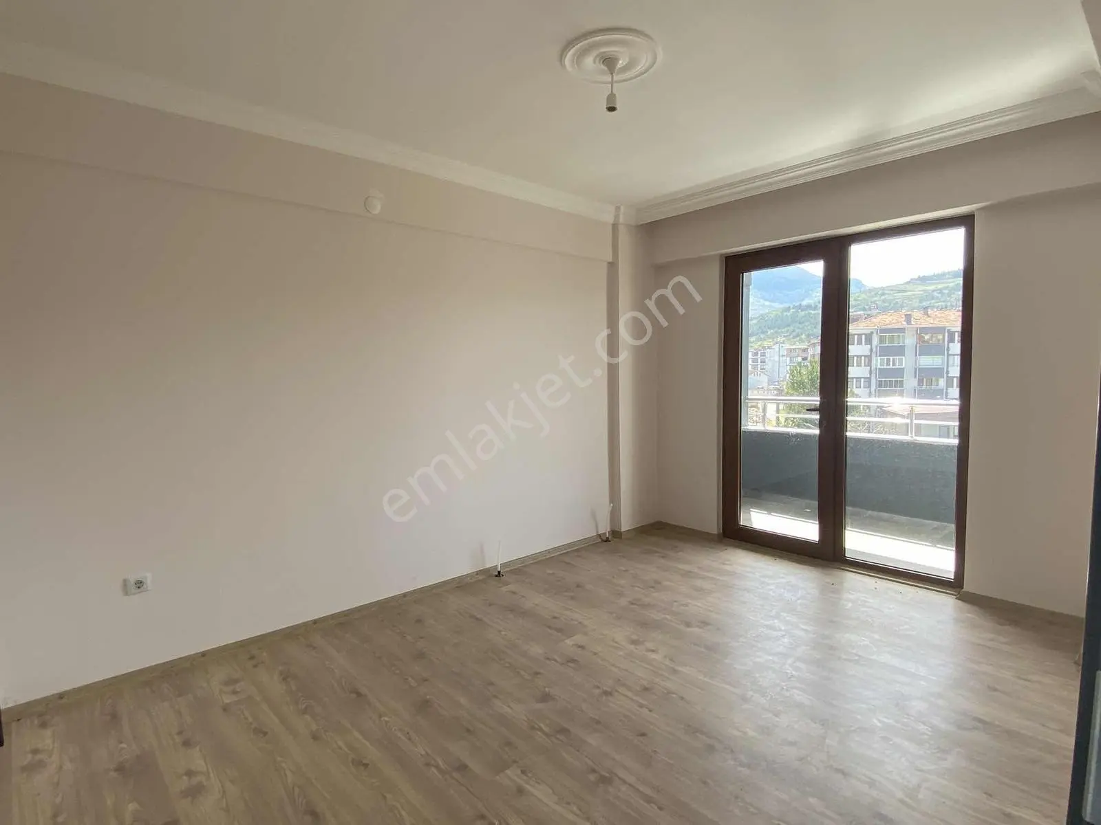Türkan Emlaktan Çarşıda Ziraat Yanı 2+1 Sıfır Daire - Görsel 4