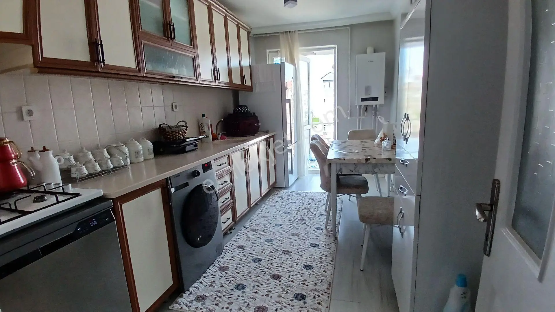 Çıtırık'tan Osmanlı Mh. Ana Cd. Üzeri Yapılı Arakat Acil Sitede.