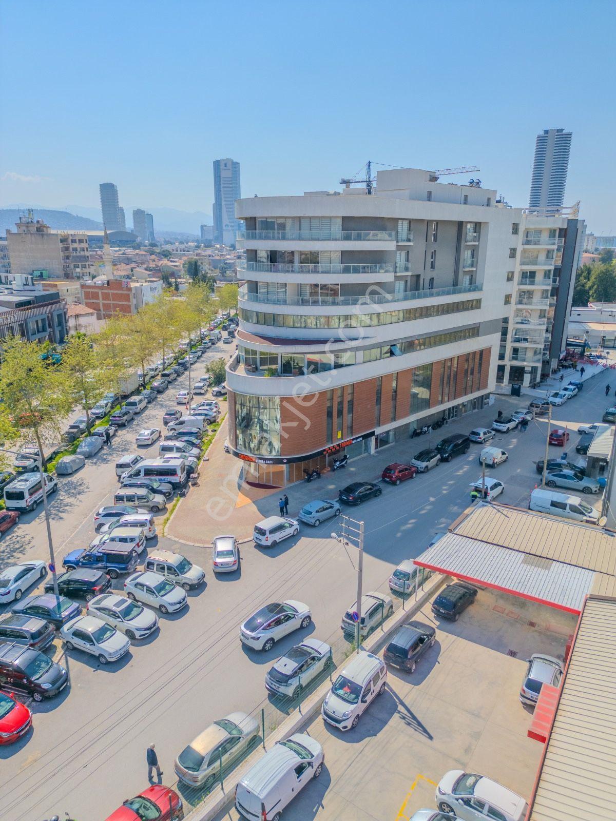 Bornova Ofisler Bölgesinde Geniş Ve Çift Cephe Kiralık İşyeri - Görsel 2