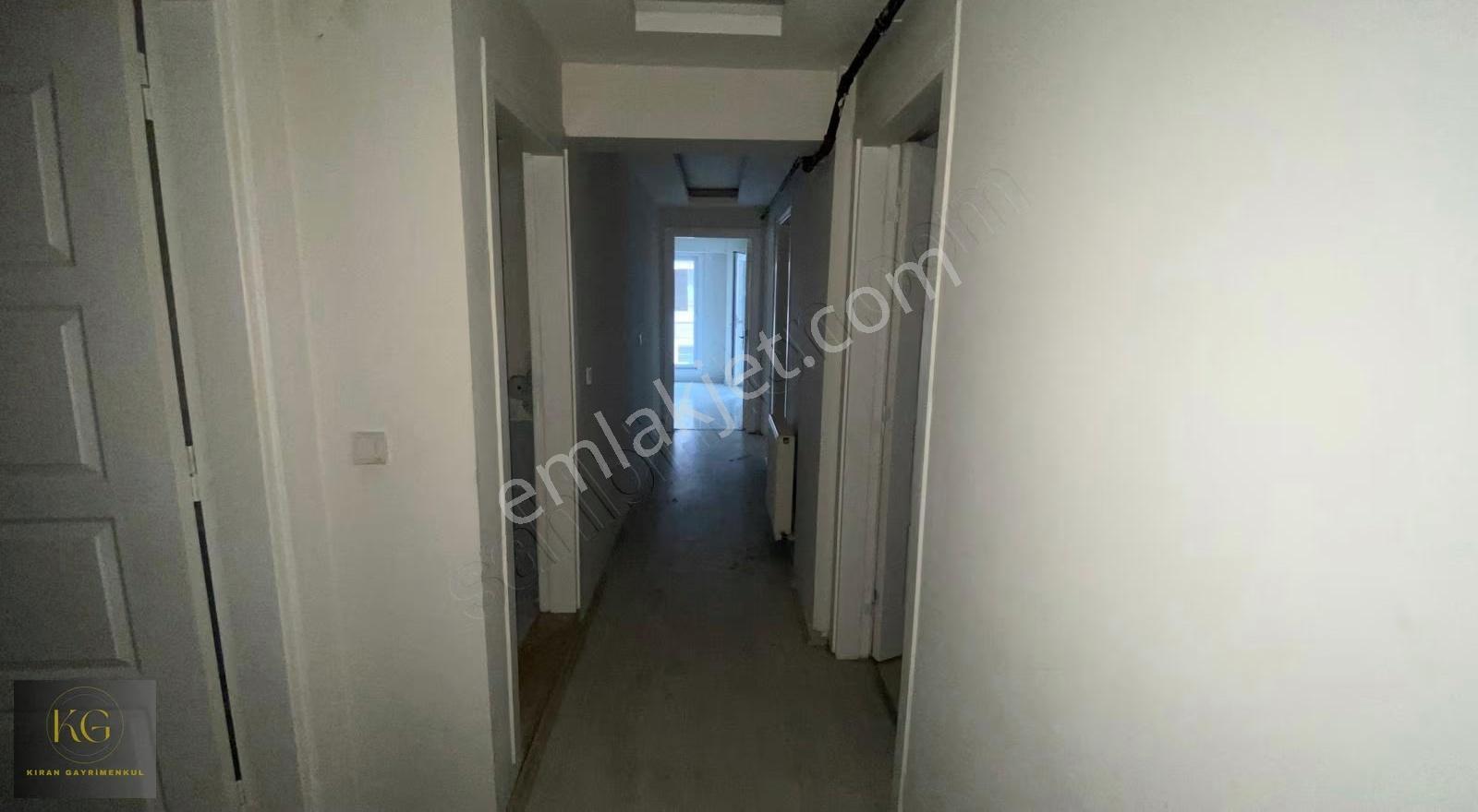 Manisa Yunusemre Muradiyede Kiralık 2+1 Ara Kat Daire - Görsel 4