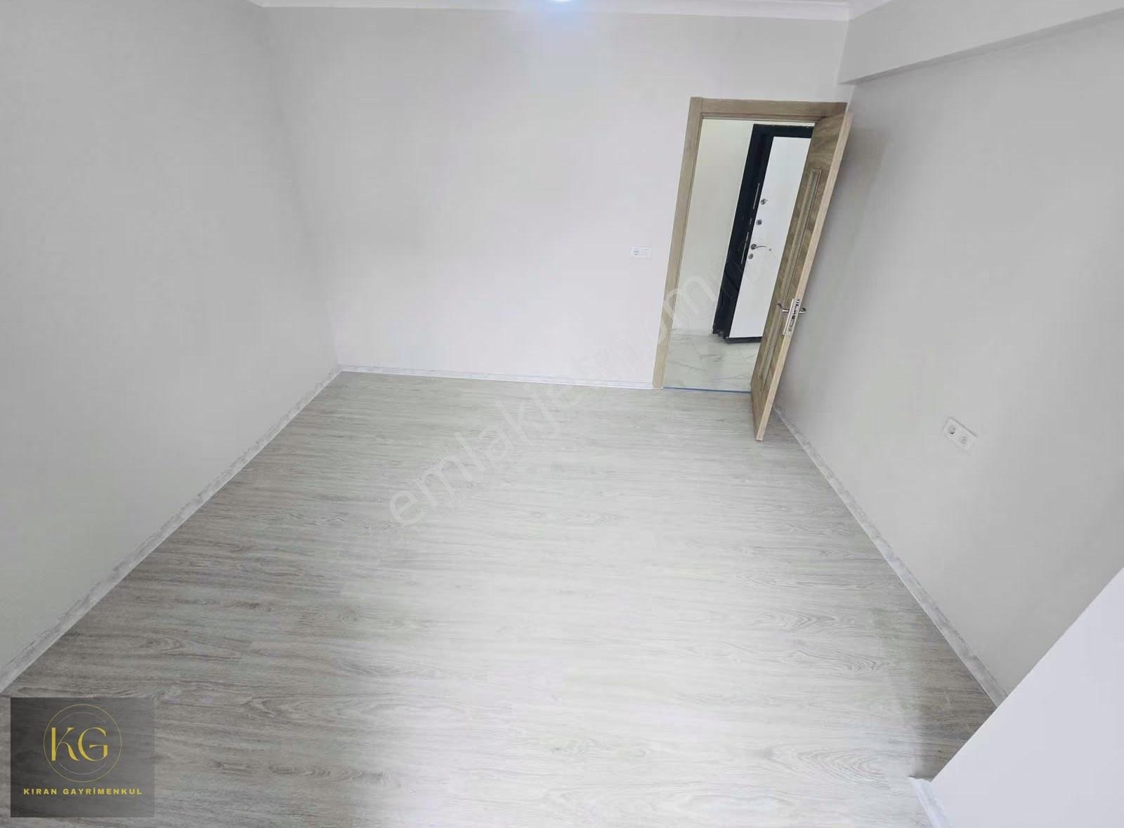 Kıran Gayrimenkulden Muradiyede Satılık 2+1 Arkat Sıfır Daire - Görsel 14