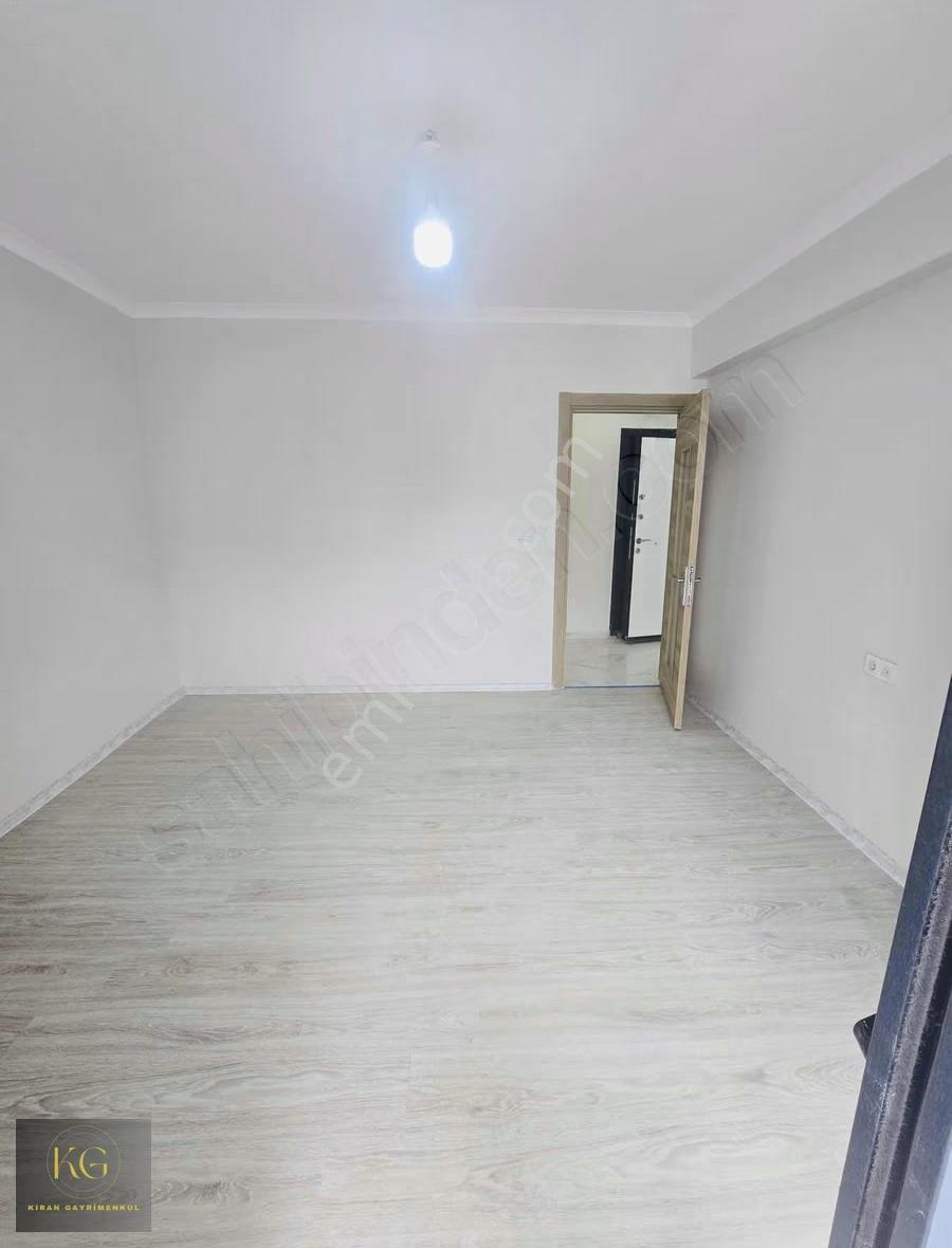 Kıran Gayrimenkulden Muradiyede Satılık 2+1 Arkat Sıfır Daire - Görsel 5
