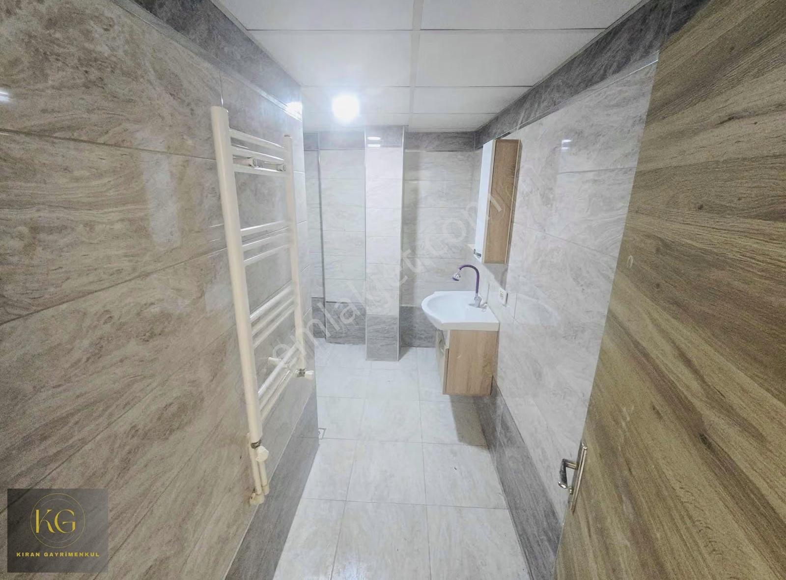 Kıran Gayrimenkulden Muradiyede Satılık 2+1 Arkat Sıfır Daire - Görsel 16