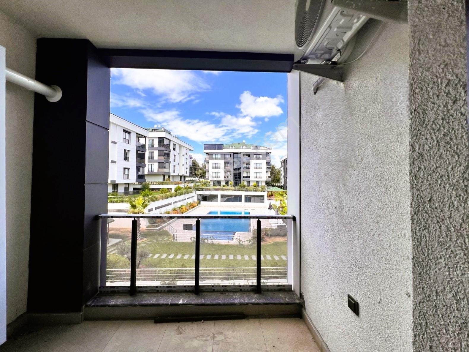 İstanbul Beylikdüzün De Huzurlu Bir Sitede Satılık 2+1 Daire - Görsel 13