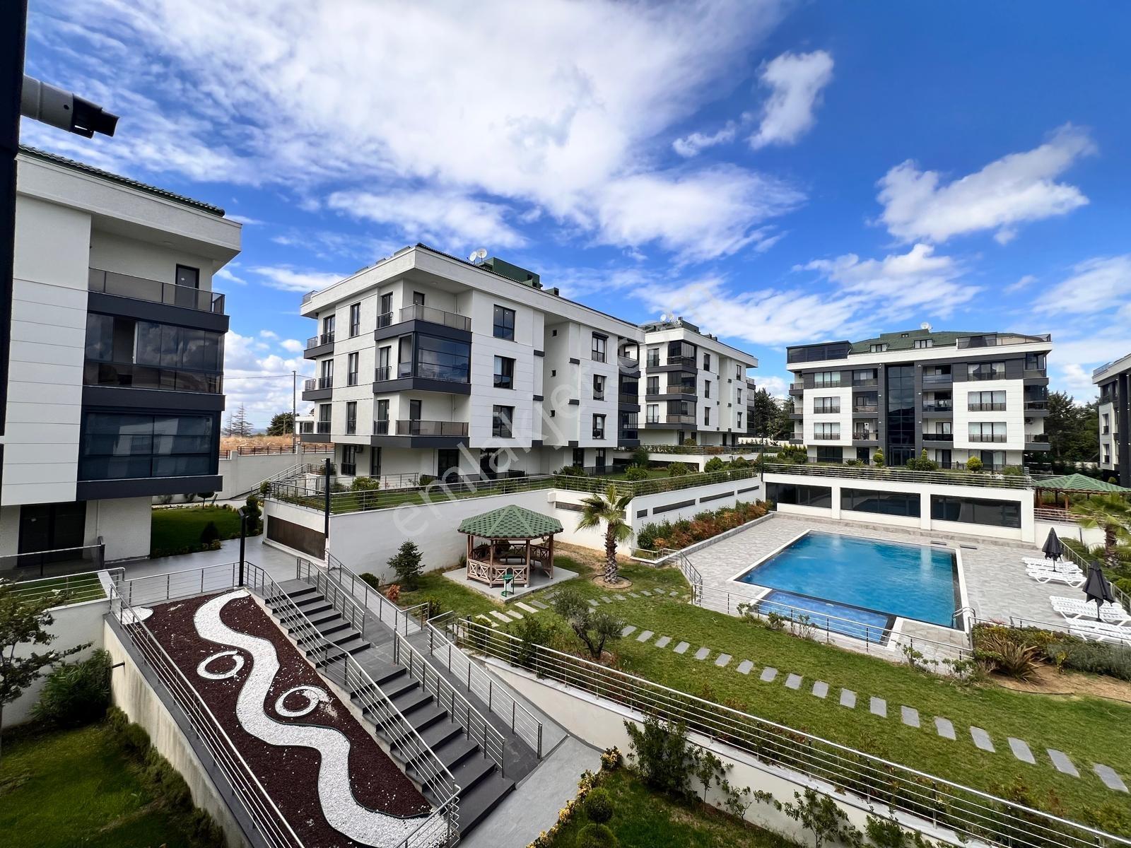İstanbul Beylikdüzün De Huzurlu Bir Sitede Satılık 2+1 Daire - Görsel 8
