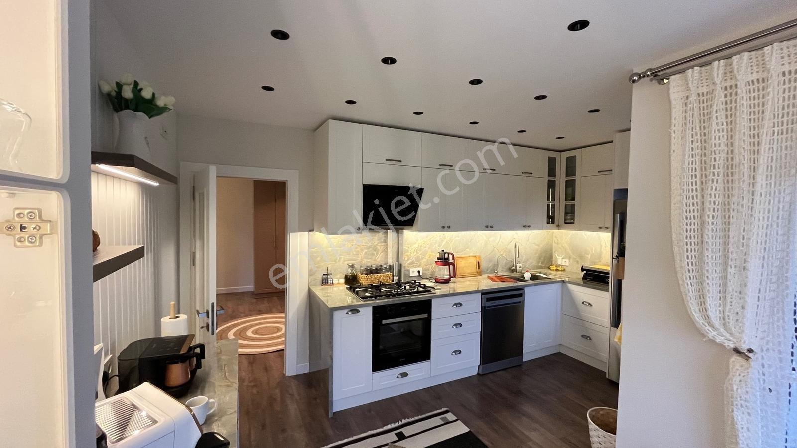 Bakırköy'de Doğa İle İç İçe 300m2 5+2 Saunalı Ultra Lüks Dubleks - Görsel 14