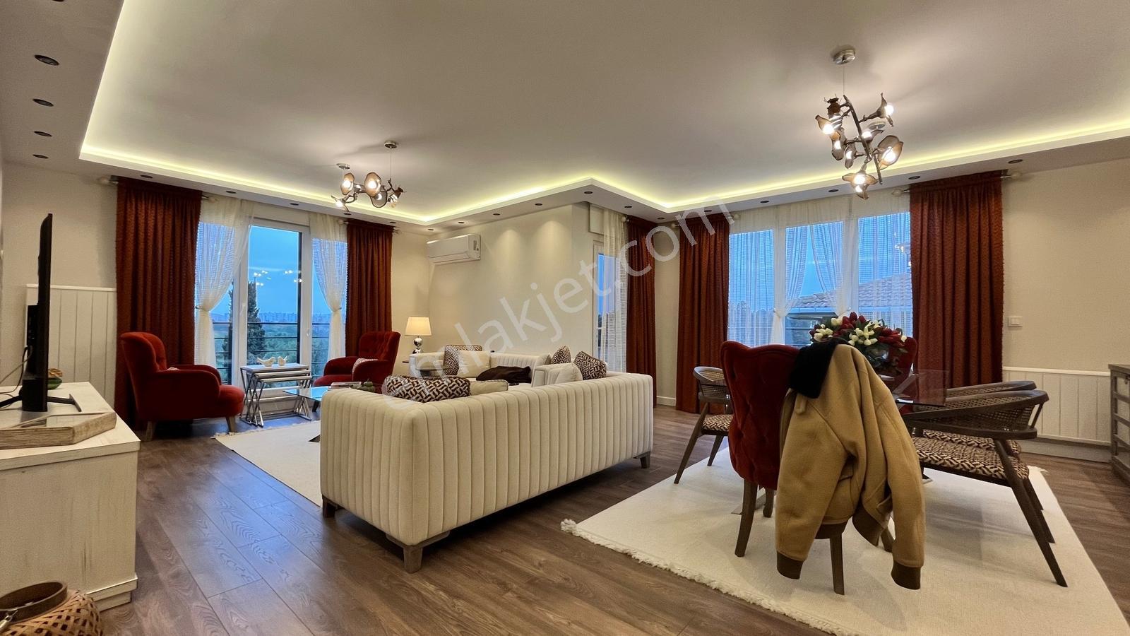 Bakırköy'de Doğa İle İç İçe 300m2 5+2 Saunalı Ultra Lüks Dubleks - Görsel 2