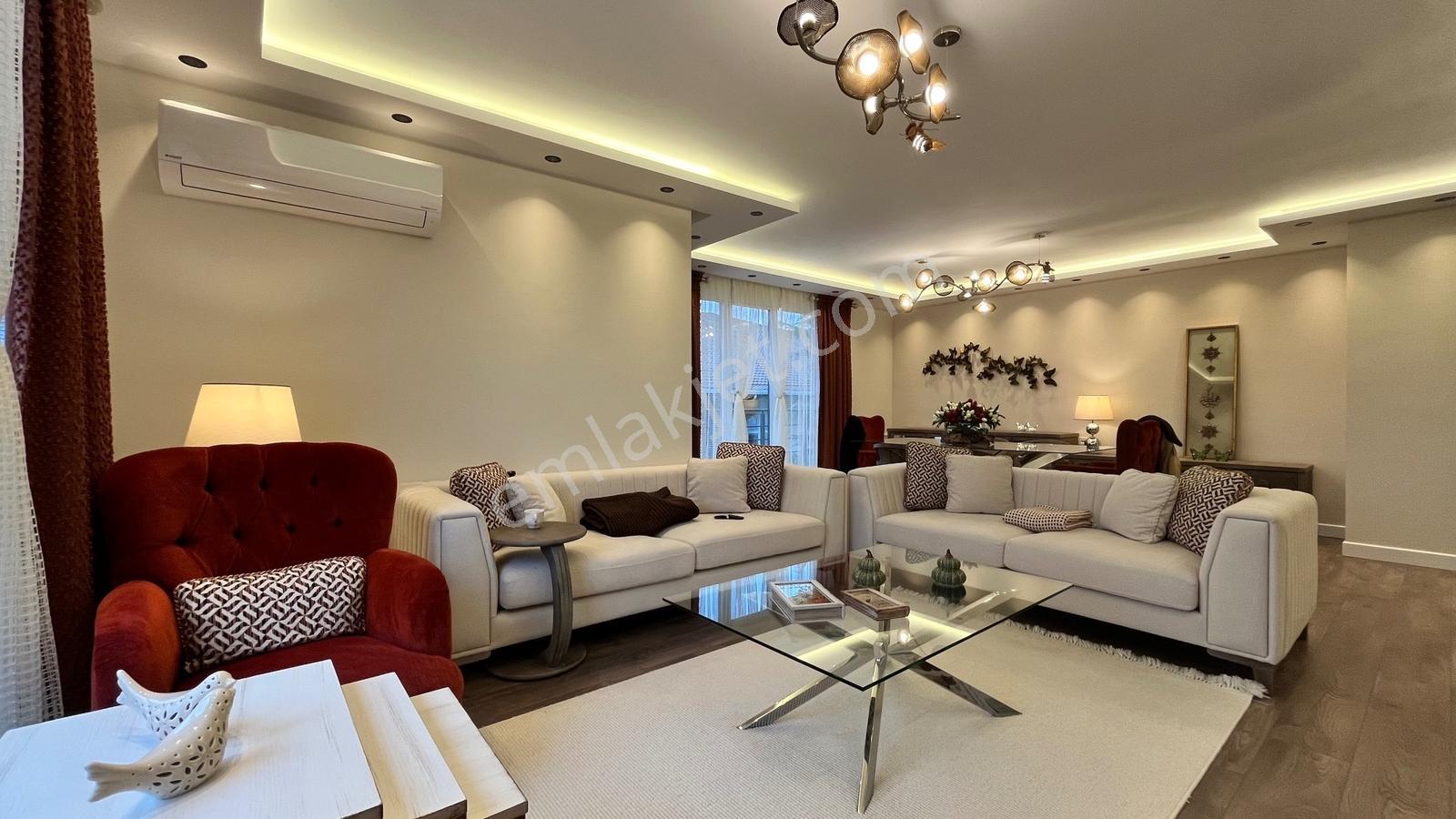 Bakırköy'de Doğa İle İç İçe 300m2 5+2 Saunalı Ultra Lüks Dubleks - Görsel 3