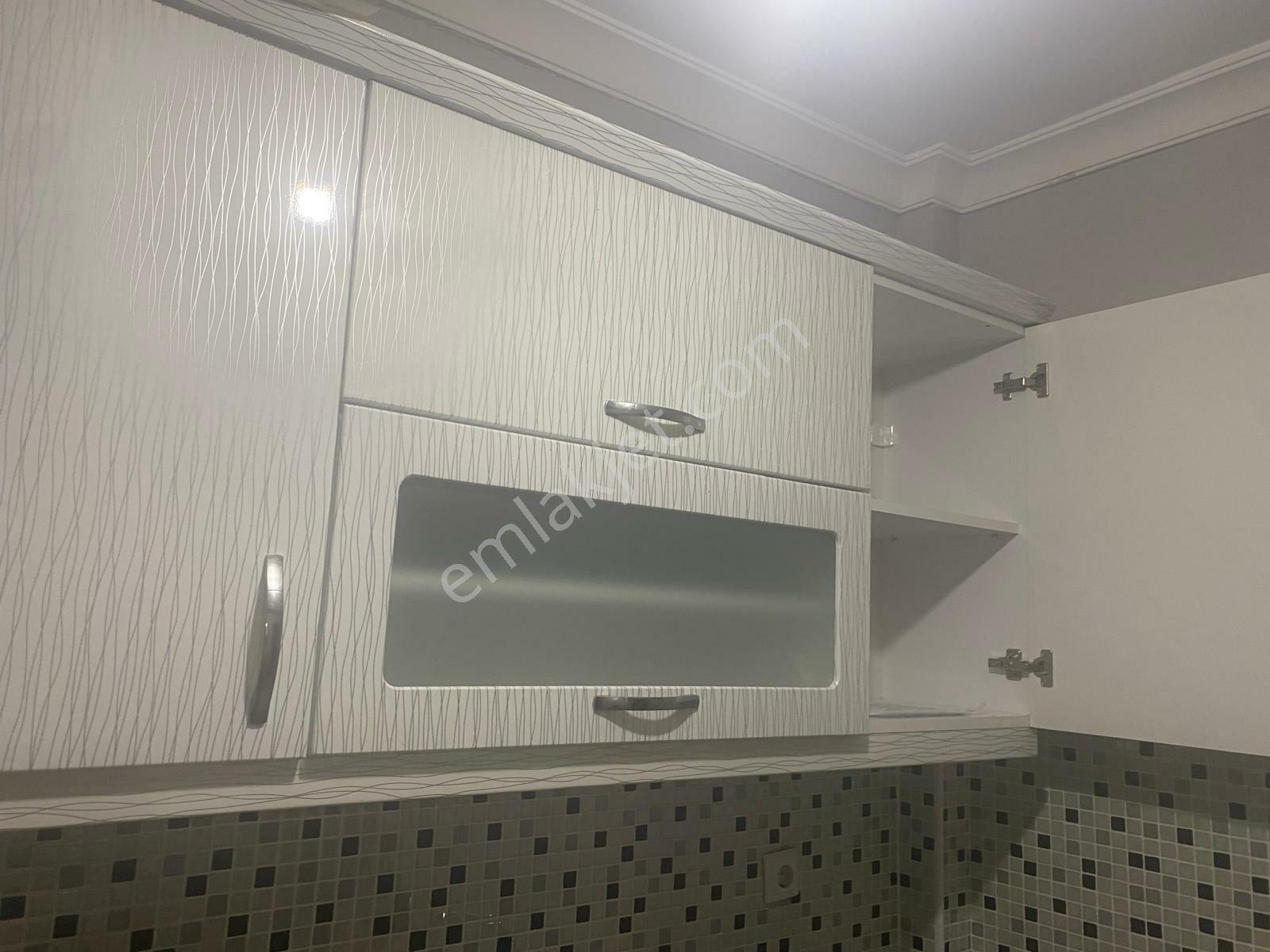 Kumlubel'de Kiralık Ara Kat Asansörlü Bakımlı Ayrı Mutfak 1+0 - Görsel 3