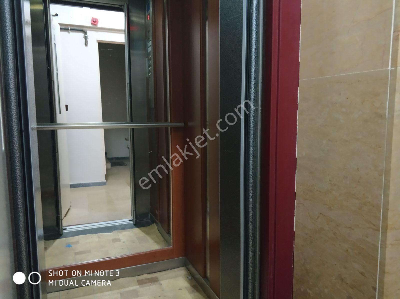 Bahçelievler Mahallesi'nde Satılık 3+1 Asansörlü Balkonlu Daire - Görsel 25