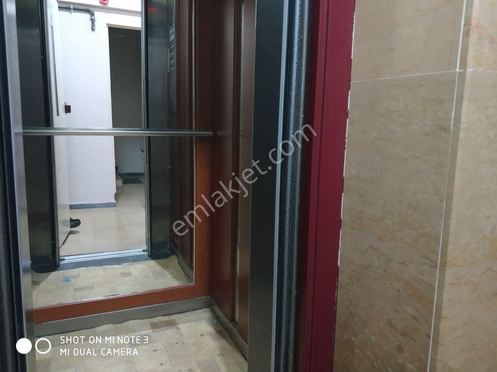 Bahçelievler Mahallesi'nde Satılık 3+1 Asansörlü Balkonlu Daire - Görsel 18