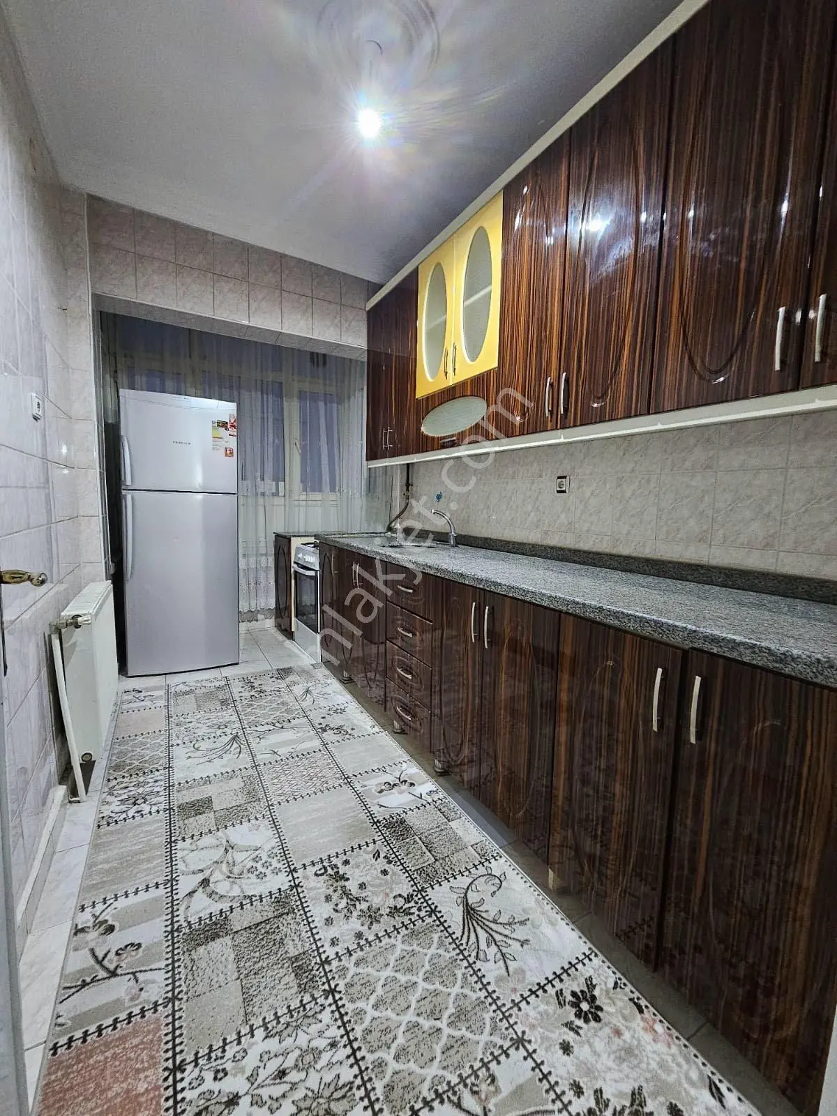 Ofis Merkezi Konumda Satılık 3+1 Fırsat Daire - Görsel 2