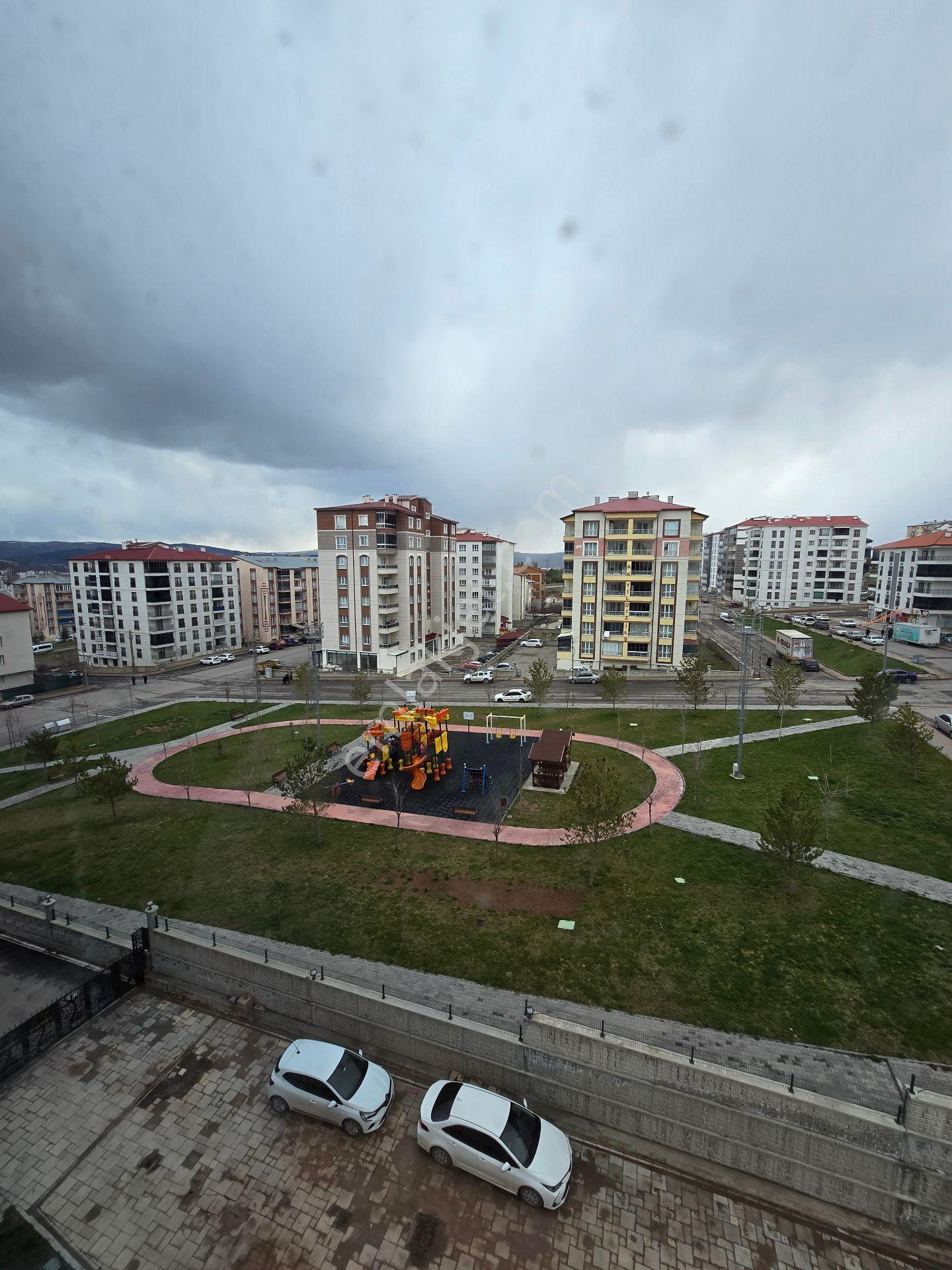 Sivas Merkez Kılavuz Mah. Satılık 4+1 Daire - Görsel 23