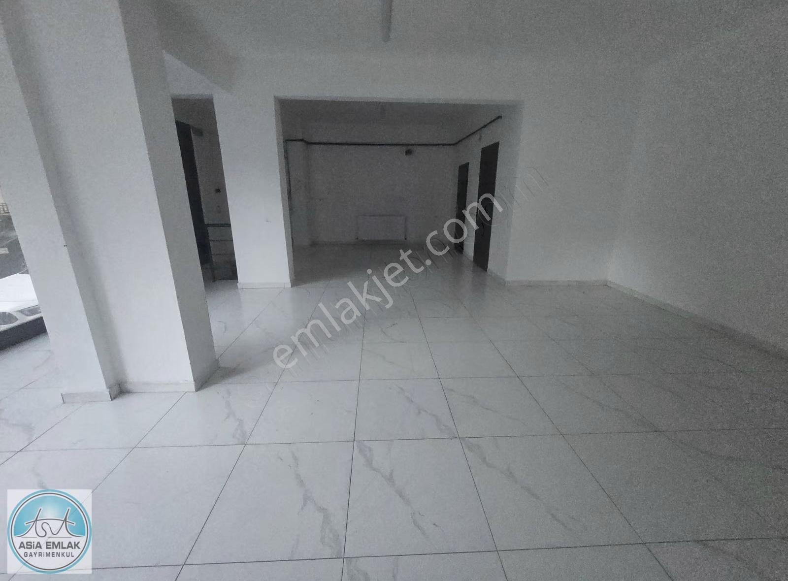 Asia'dan Depolu Kiralık Dükkan - Görsel 18