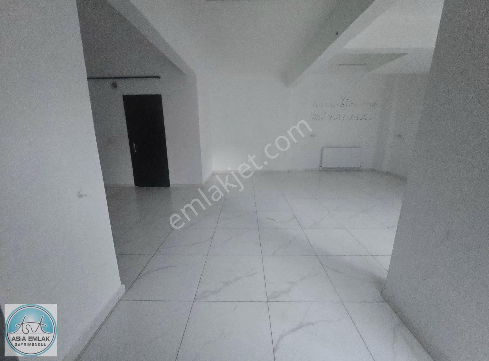 Asia'dan Depolu Kiralık Dükkan - Görsel 15