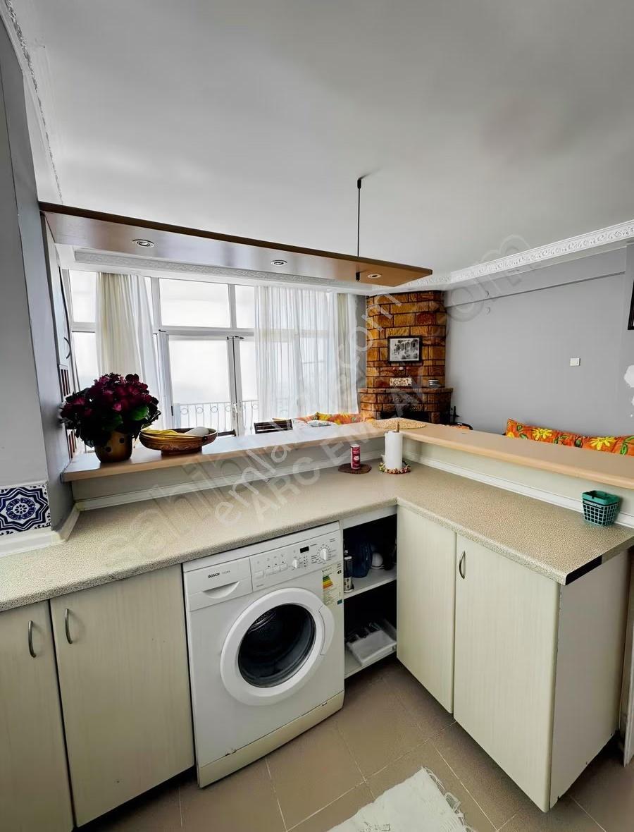 Güzelce'de Denize Sıfır 2+1 Eşyalı Satılık Daire - Görsel 10