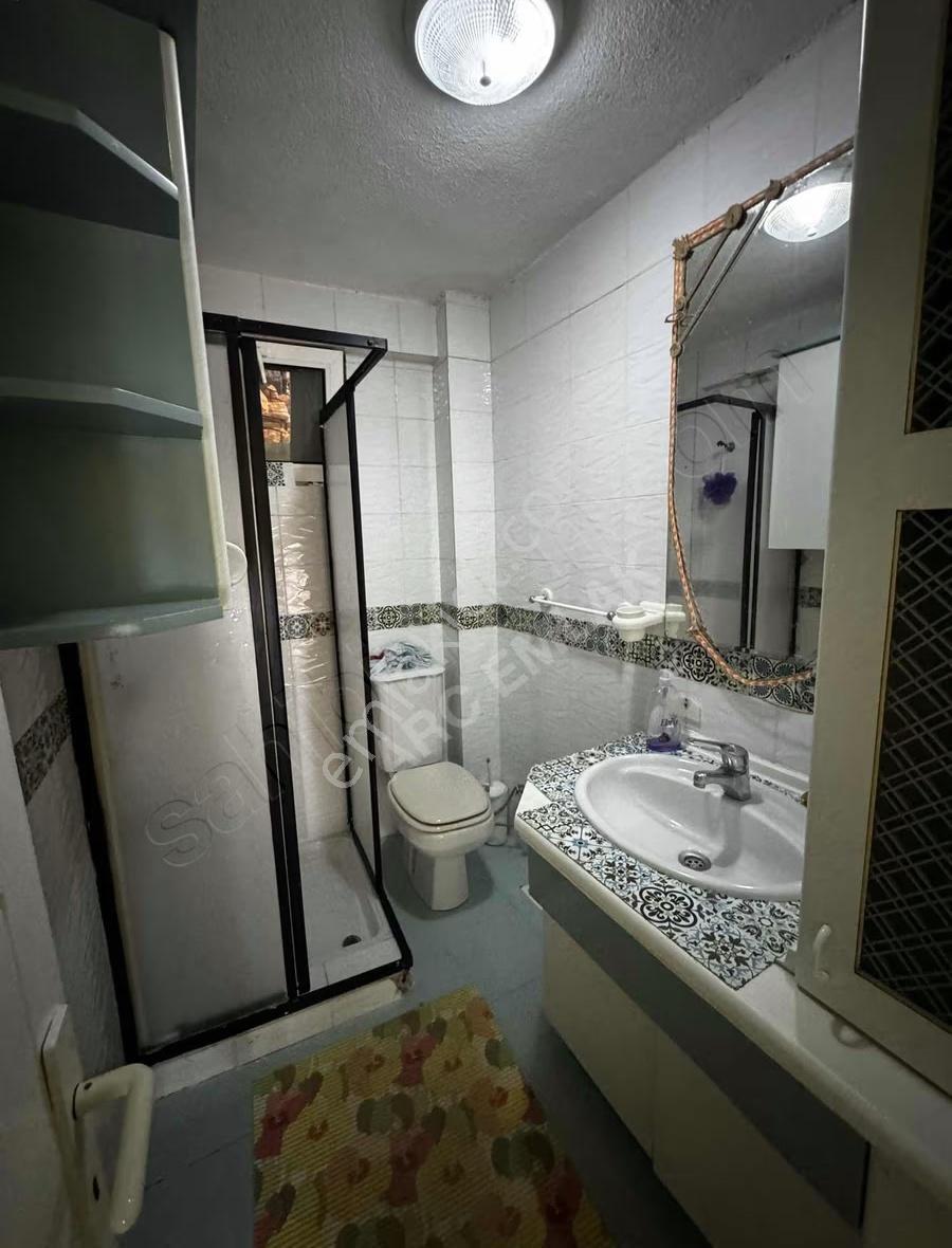 Güzelce'de Denize Sıfır 2+1 Eşyalı Satılık Daire - Görsel 4