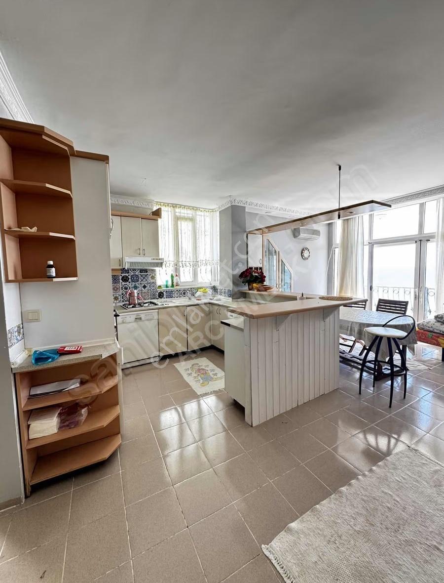 Güzelce'de Denize Sıfır 2+1 Eşyalı Satılık Daire - Görsel 21